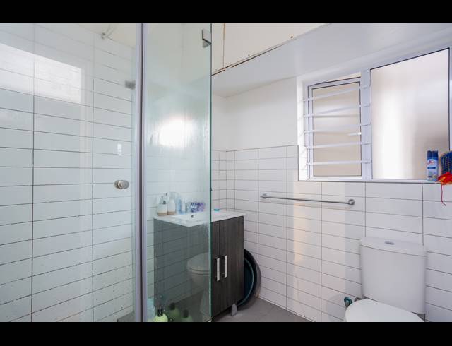1 BEDROOM APARTMENT FOR SALE IN RONDEBOSCH
